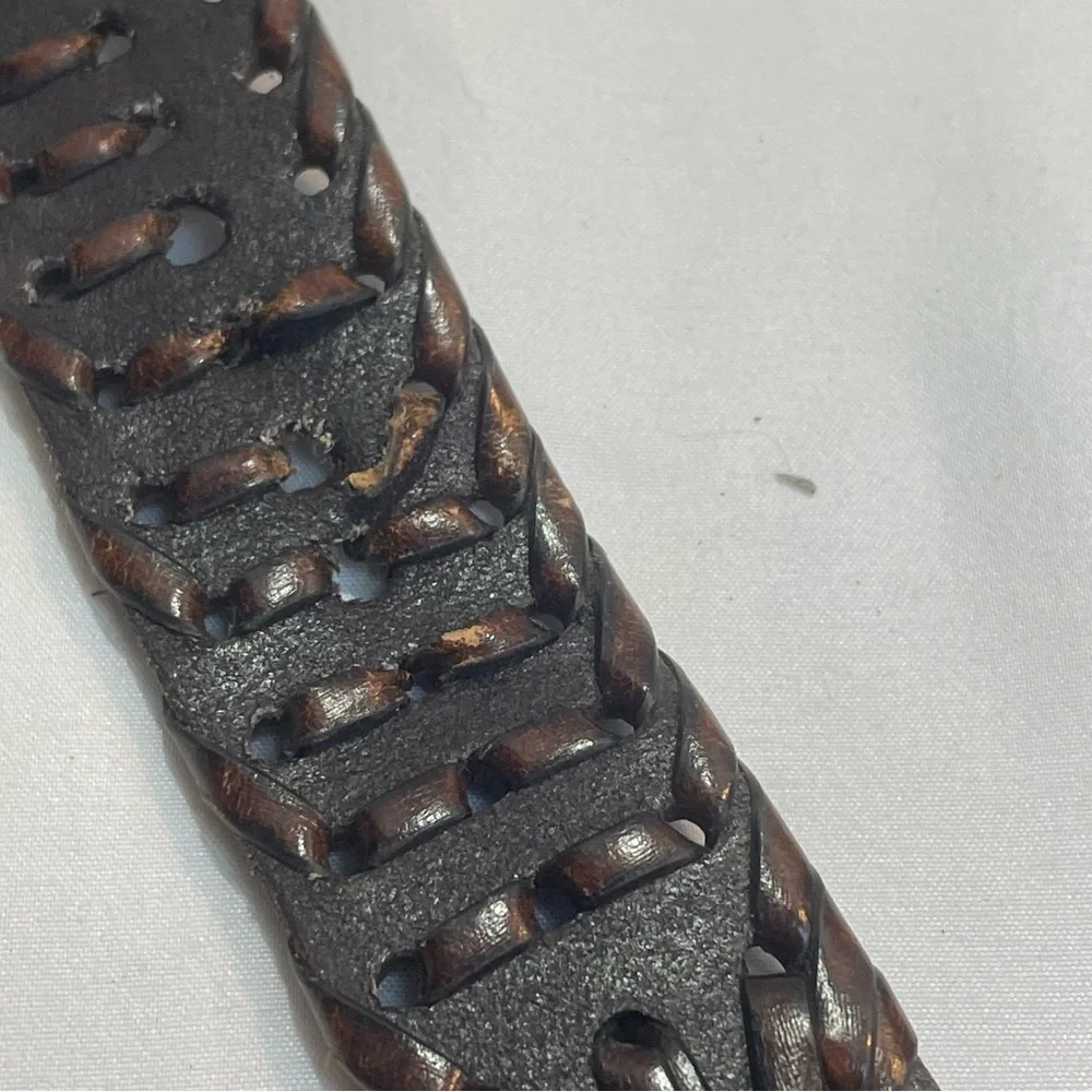 Men's Brown Leather Belt bonded lacing. Size 40. Used some wear noted in pics.
